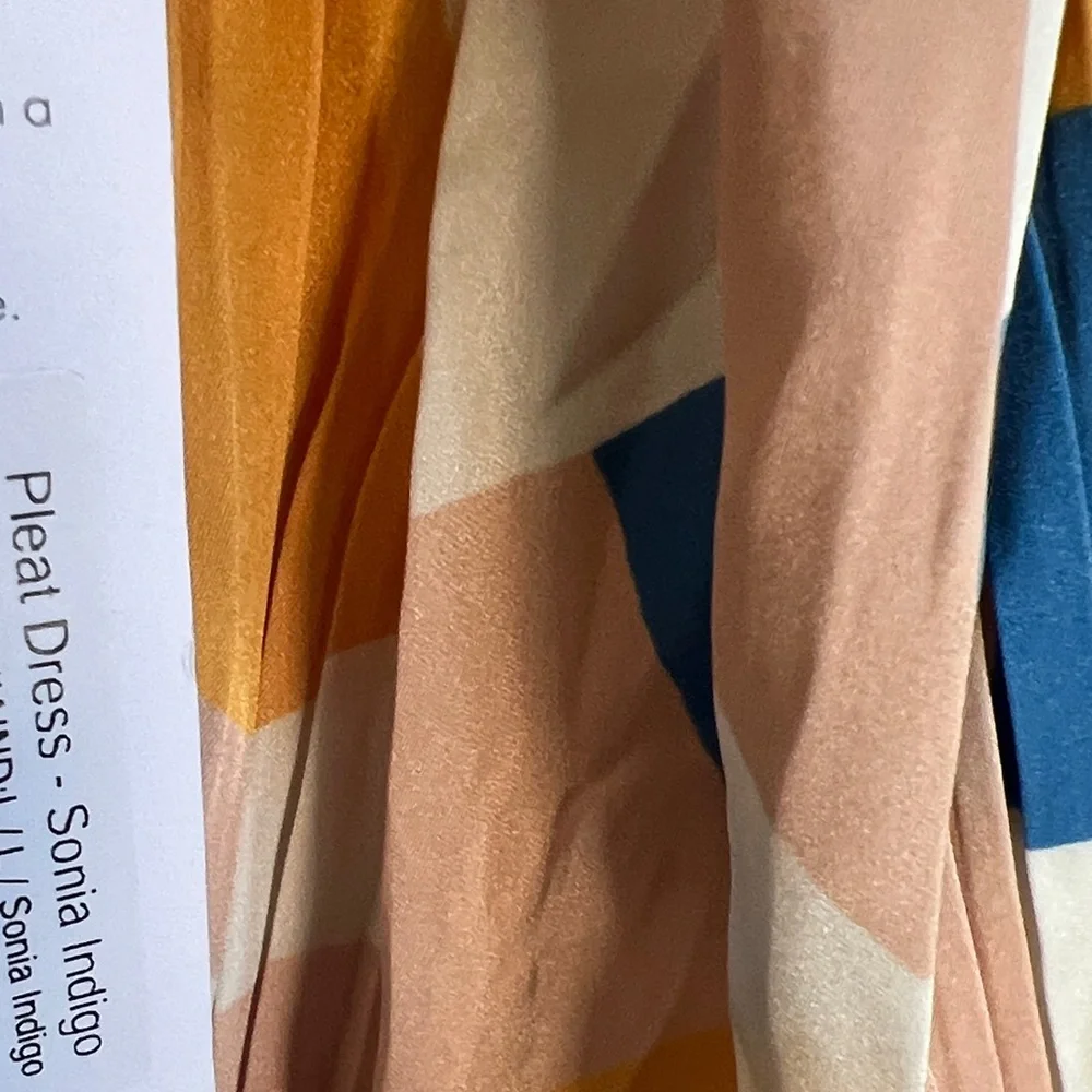 Amour Vert Multicolor Backless Dress - Picture 2 of 5